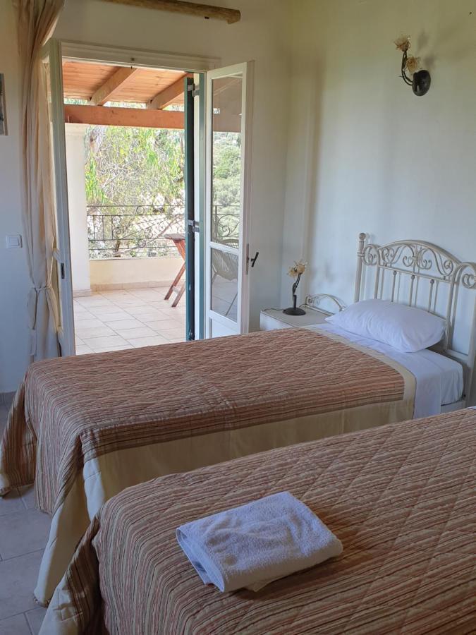 Olive Villas Anapaftíria Exteriör bild