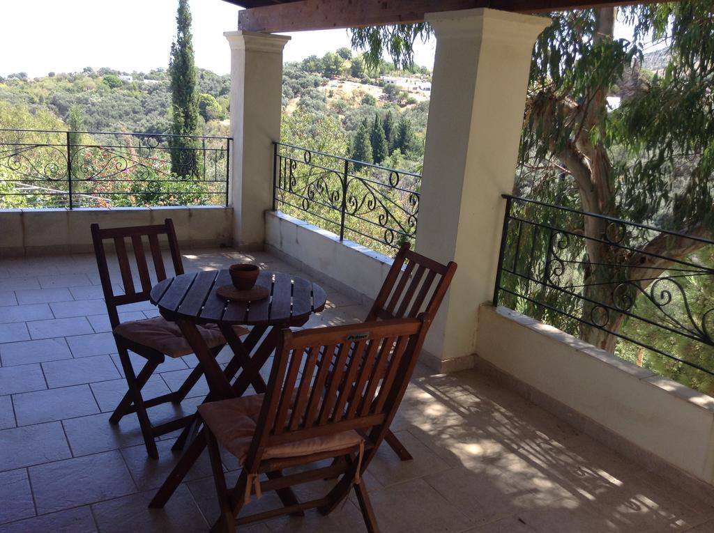 Olive Villas Anapaftíria Exteriör bild