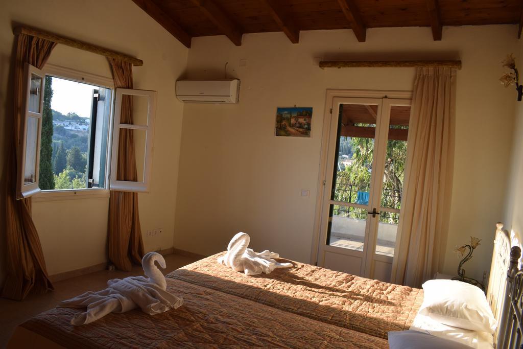 Olive Villas Anapaftíria Exteriör bild